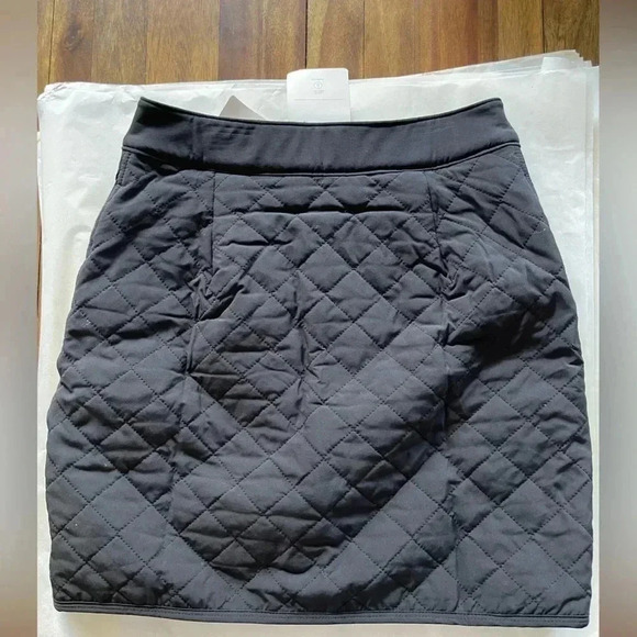 Athleta Apres Ski skirt quilted black zip up - Picture 8 of 16
